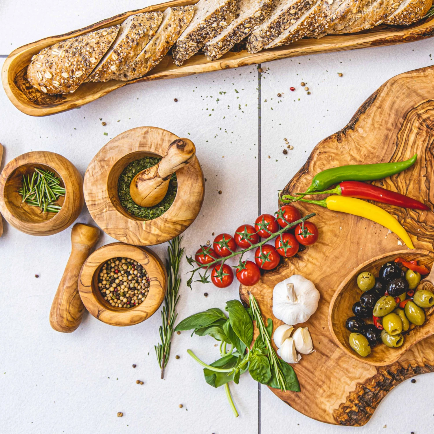 Jay Hill Serveerplank Tunea - Olijfhout - Schors XL 64 - 72 cm Jay Hill Serveerplank Tunea - Olijfhout - Schors XL 64 - 72 Cm -Praktische Winkel Voor Keukenbenodigdheden Tunea 35 1 scaled