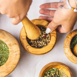 Jay Hill Vijzel Tunea - Olijfhout - ø 11 Cm -Praktische Winkel Voor Keukenbenodigdheden TuneaHand 12