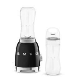 SMEG Smoothie Blender - Compact - Zwart - 600 Ml - PBF01BLEU 5 SMEG Smoothie Blender - Compact - Zwart - 600 Ml - PBF01BLEU -Praktische Winkel Voor Keukenbenodigdheden WEB PBF01BLEU 24.jpg