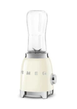 SMEG Smoothie Blender - Compact - Creme - 600 Ml - PBF01CREU 6 SMEG Smoothie Blender - Compact - Creme - 600 Ml - PBF01CREU -Praktische Winkel Voor Keukenbenodigdheden WEB PBF01CREU 5.jpg
