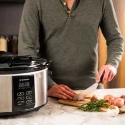 Westinghouse Slowcooker - Uitneembare Keramische Pan - RVS - 6 Liter - WKSC65 7 Westinghouse Slowcooker - Uitneembare Keramische Pan - RVS - 6 Liter - WKSC65 -Praktische Winkel Voor Keukenbenodigdheden WKSC65 Westinghouse Slow Cooker 5