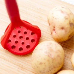 Colourworks Aardappelstamper Rood - 25 Cm 5 Colourworks Aardappelstamper Rood - 25 Cm -Praktische Winkel Voor Keukenbenodigdheden an6vy1cicb8glkczpvwv 30813