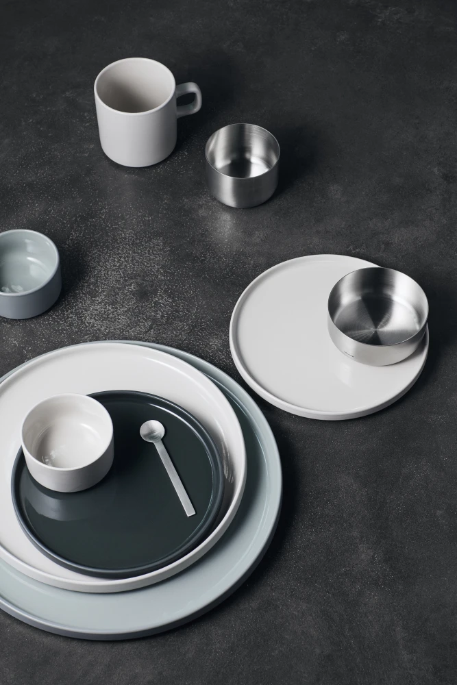 Blomus Schenkkan Pilare - Agave Green - 1 liter Blomus Schenkkan Pilare - Agave Green - 1 Liter -Praktische Winkel Voor Keukenbenodigdheden blomus MIO servies 26