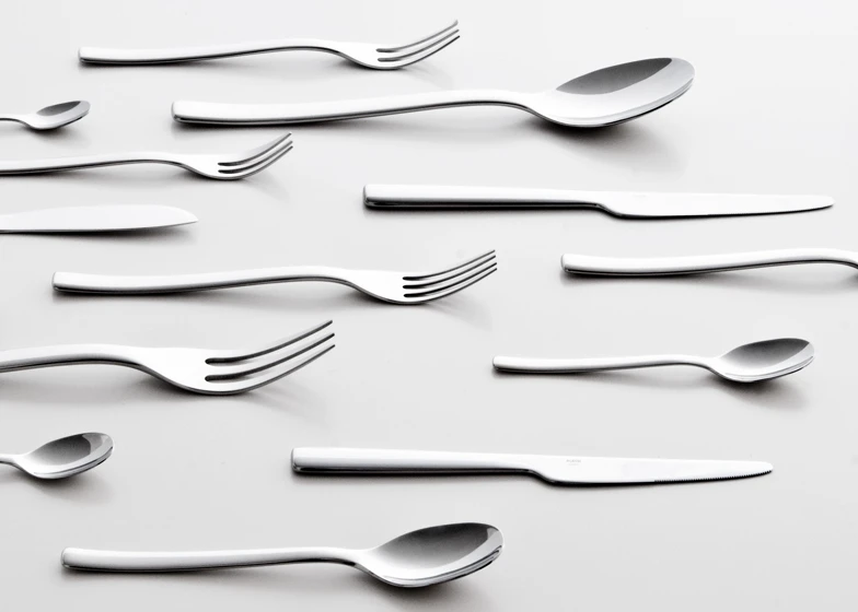 Alessi Dessertmes Ovale - REB09/6 - door Ronan & Erwan Bouroullec Alessi Dessertmes Ovale - REB09/6 - Door Ronan & Erwan Bouroullec -Praktische Winkel Voor Keukenbenodigdheden dezeen Ovale cutlery by Ronan and Erwan Bouroullec for Alessi 12 1 2