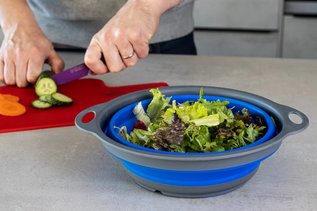 Colourworks Vergiet Blauw - ø 24 cm Colourworks Vergiet Blauw - ø 24 Cm -Praktische Winkel Voor Keukenbenodigdheden