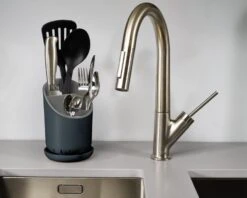 Joseph Joseph Afdruiprek Voor Bestek - Dock - Grijs 4 Joseph Joseph Afdruiprek Voor Bestek - Dock - Grijs -Praktische Winkel Voor Keukenbenodigdheden joseph joseph keukenhulporganiser2