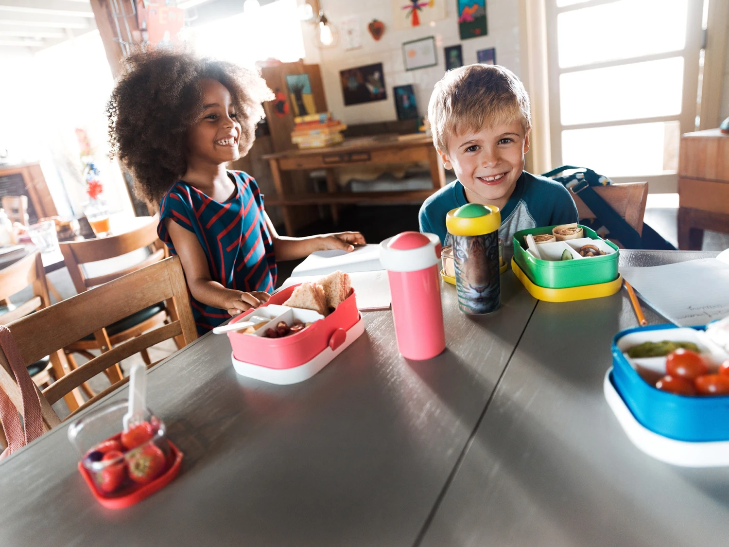 Mepal Lunchset (Schoolbeker & Lunchbox) Campus Pop-Up Frozen II Mepal Lunchset (Schoolbeker & Lunchbox) Campus Pop-Up Frozen II -Praktische Winkel Voor Keukenbenodigdheden mepal lunchset campus pop up sfeer 4