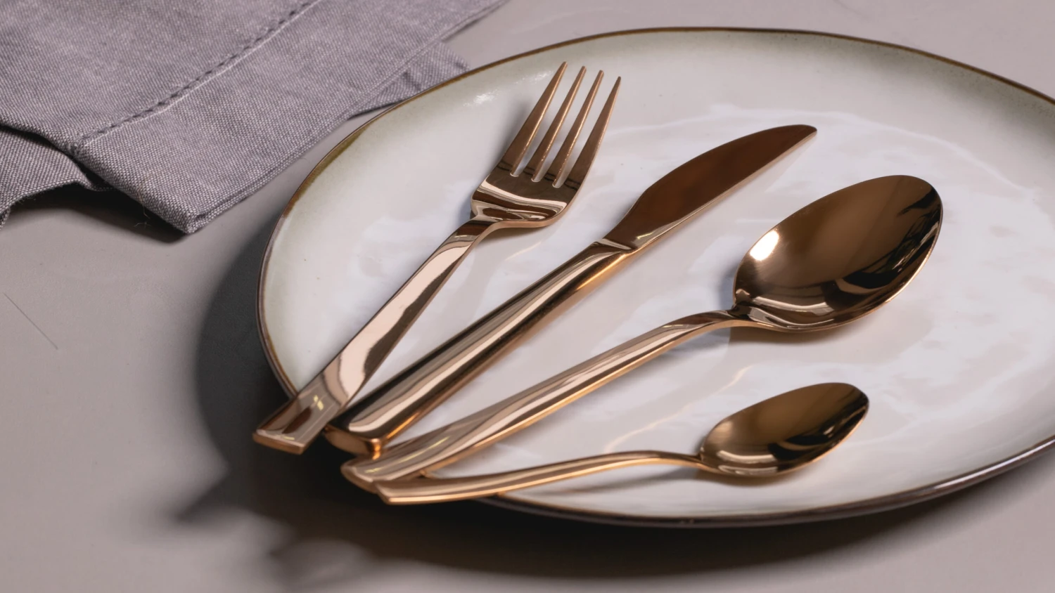 Sareva Bestekset - Koper - 4-delig Sareva Bestekset - Koper - 4-delig -Praktische Winkel Voor Keukenbenodigdheden product 6 3 scaled