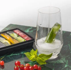 Sareva IJsblokjesvorm - 10 Ijsstaafjes - Siliconen - Easy Release - Herbruikbaar 5 Sareva IJsblokjesvorm - 10 Ijsstaafjes - Siliconen - Easy Release - Herbruikbaar -Praktische Winkel Voor Keukenbenodigdheden product 8 6