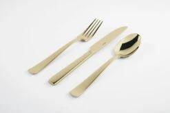 Sambonet Bestekset Flat - Champagne - 24 Delig / 6 Personen 6 Sambonet Bestekset Flat - Champagne - 24 Delig / 6 Personen -Praktische Winkel Voor Keukenbenodigdheden sambonet bestekset flat champagne sfeer4