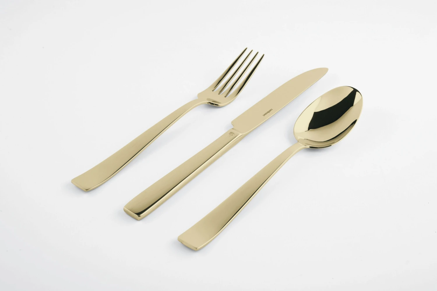 Sambonet Bestekset Flat - Champagne - 24 delig / 6 personen Sambonet Bestekset Flat - Champagne - 24 Delig / 6 Personen -Praktische Winkel Voor Keukenbenodigdheden sambonet bestekset flat champagne sfeer4 scaled