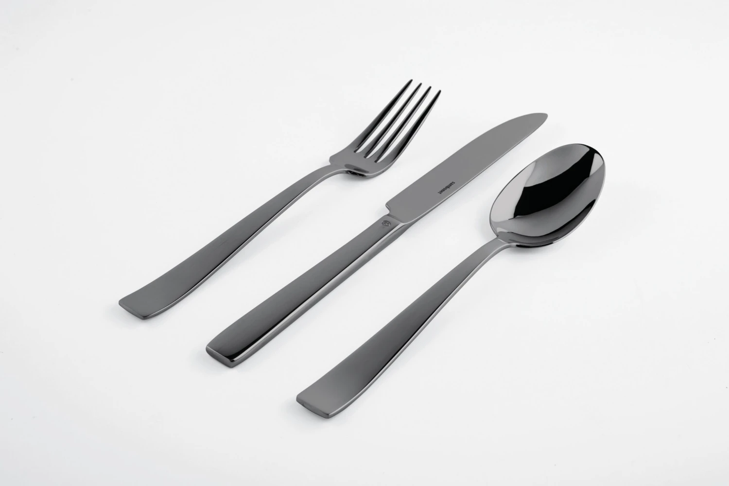 Sambonet Bestekset Flat - Zwart - 24 delig / 6 personen Sambonet Bestekset Flat - Zwart - 24 Delig / 6 Personen -Praktische Winkel Voor Keukenbenodigdheden sambonet bestekset flat zwart sfeer4 scaled