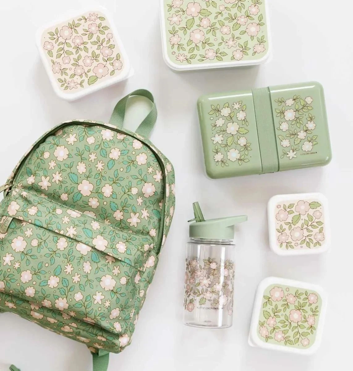 A Little Lovely Company Lunchbox - Groene Bloesems A Little Lovely Company Lunchbox - Groene Bloesems -Praktische Winkel Voor Keukenbenodigdheden sbblsa49 lr 3 lunch box blossoms sage 1