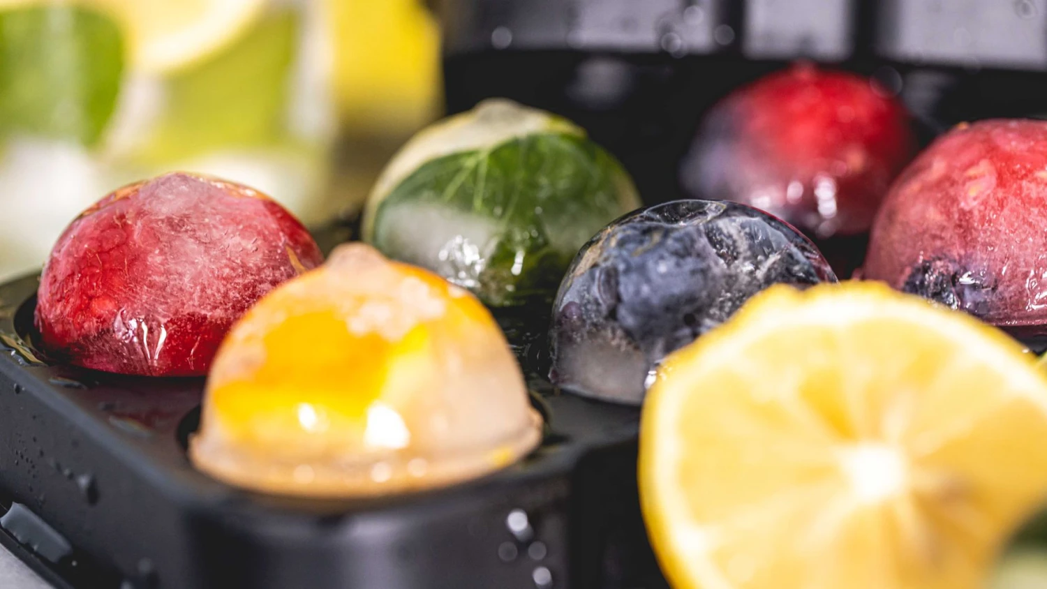 Sareva IJsblokjesvorm Set (6 Bollen & 8 Blokken) Sareva IJsblokjesvorm Set (6 Bollen & 8 Blokken) -Praktische Winkel Voor Keukenbenodigdheden sereva ijs sfeer 24 1 1