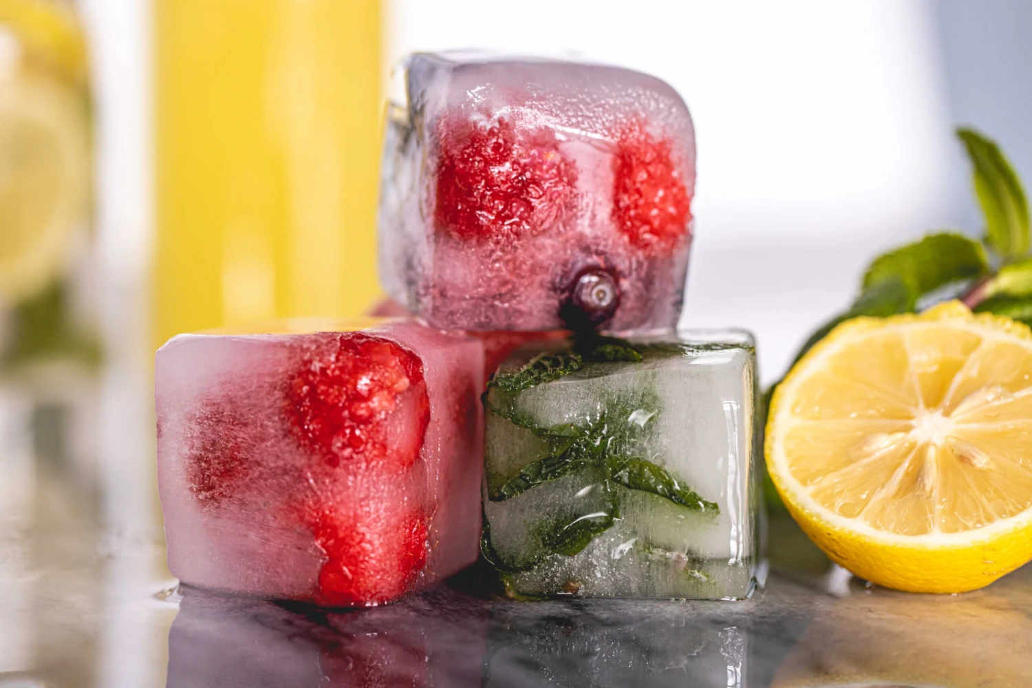 Sareva IJsblokjesvorm - 4 grote ijsblokjes - Siliconen - Easy Release - Herbruikbaar Sareva IJsblokjesvorm - 4 Grote Ijsblokjes - Siliconen - Easy Release - Herbruikbaar -Praktische Winkel Voor Keukenbenodigdheden sereva ijs sfeer 36 scaled