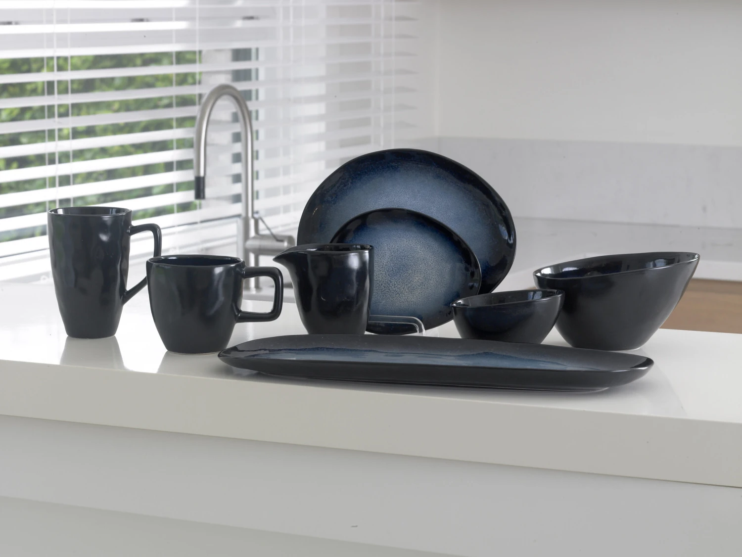 Cosy & Trendy Pizzabord / Onderbord Sapphire ø 33 cm Cosy & Trendy Pizzabord / Onderbord Sapphire ø 33 Cm -Praktische Winkel Voor Keukenbenodigdheden sfeerfoto sapphire scaled