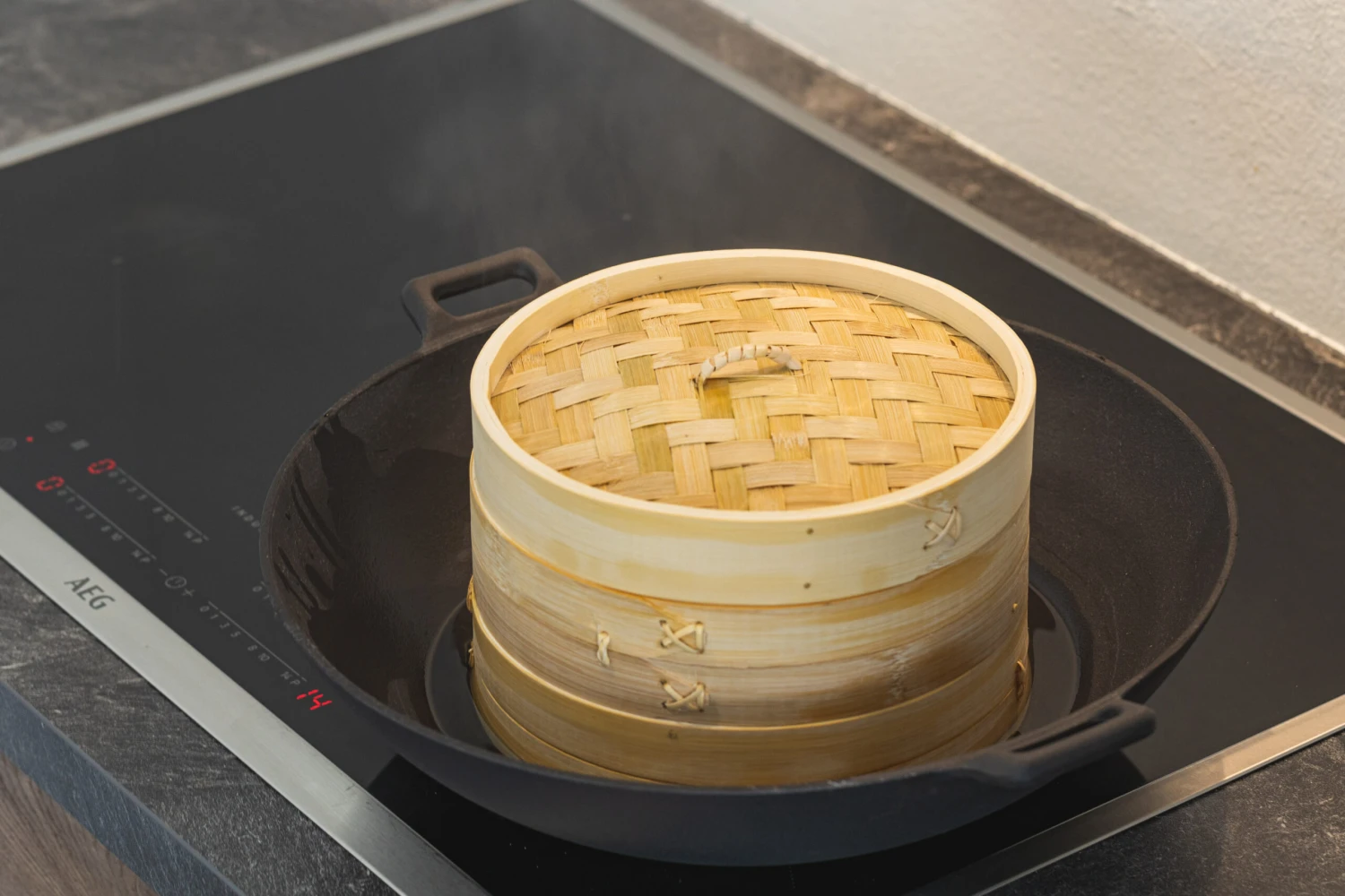 Sareva Stoommandje - Bamboe - 2-laags - ø 21 cm Sareva Stoommandje - Bamboe - 2-laags - ø 21 Cm -Praktische Winkel Voor Keukenbenodigdheden stoommand gebruik 1 scaled