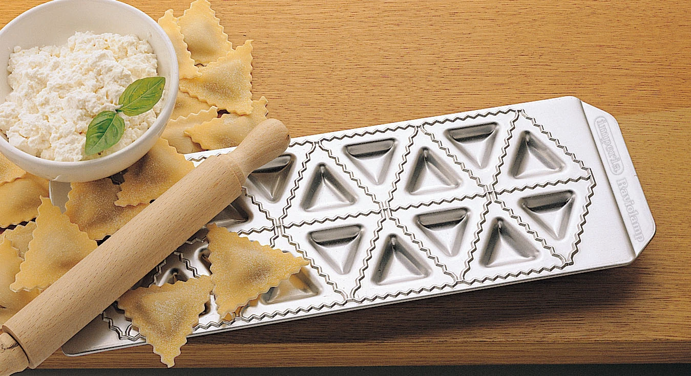 Imperia Ravioli Maker Met Deegroller 18 Vaks Imperia Ravioli Maker Met Deegroller 18 Vaks -Praktische Winkel Voor Keukenbenodigdheden tortelli ambientata