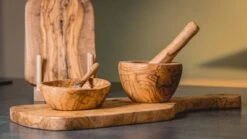 Jay Hill Vijzel Tunea - Olijfhout - ø 12 Cm 6 Jay Hill Vijzel Tunea - Olijfhout - ø 12 Cm -Praktische Winkel Voor Keukenbenodigdheden tunea 3 1 1