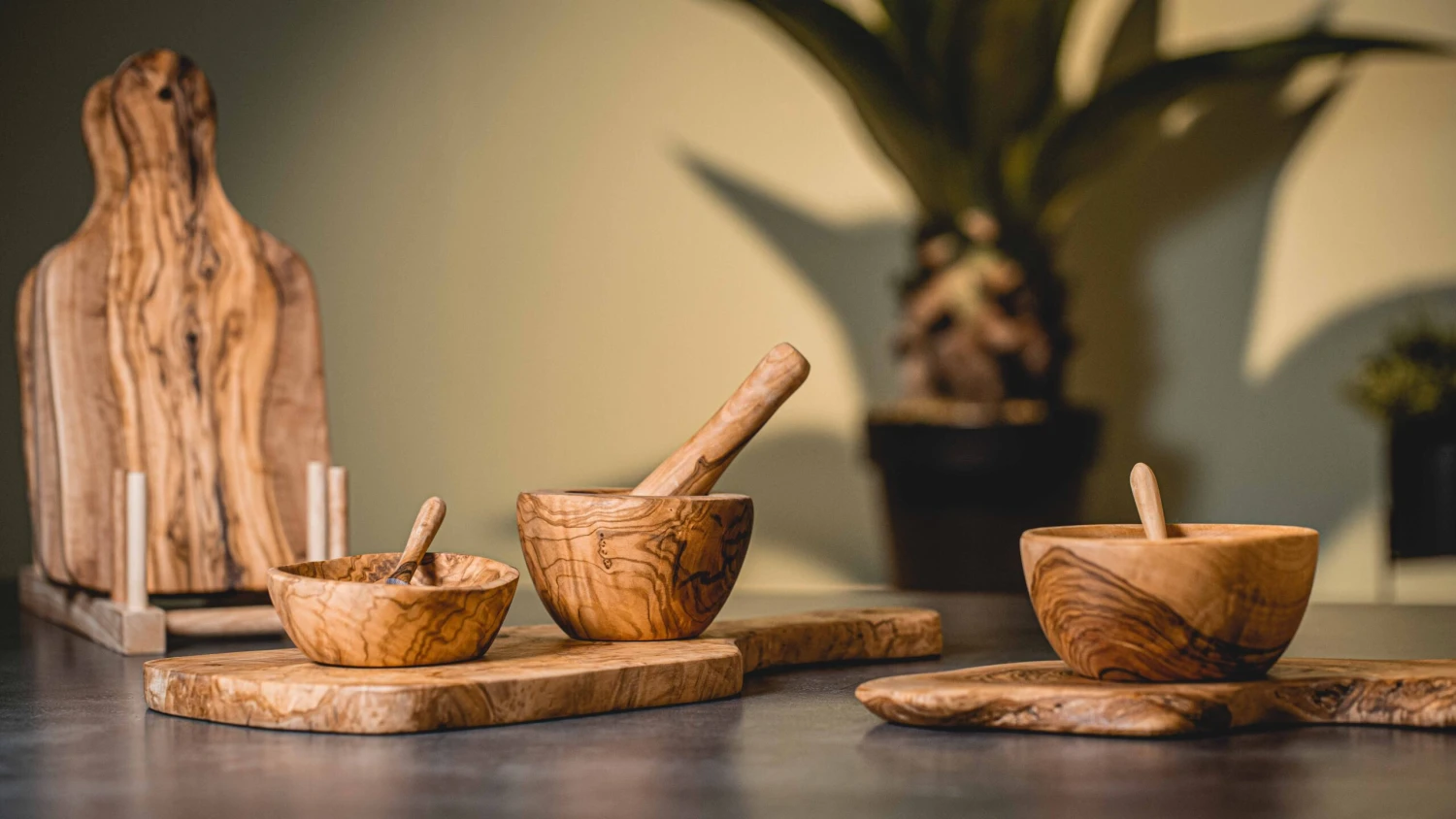 Jay Hill Serveerplank met handgreep Tunea - Olijfhout - 36 x 15 cm Jay Hill Serveerplank Met Handgreep Tunea - Olijfhout - 36 X 15 Cm -Praktische Winkel Voor Keukenbenodigdheden tunea 4 1 2 scaled