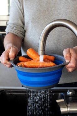 Colourworks Vergiet Blauw - ø 24 Cm 4 Colourworks Vergiet Blauw - ø 24 Cm -Praktische Winkel Voor Keukenbenodigdheden vp7ngzwqwk1nvwberakb 12941